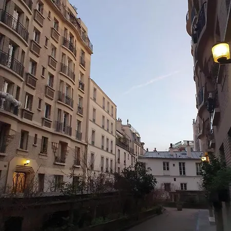 Super Apartement Near Montmartre Apartment *